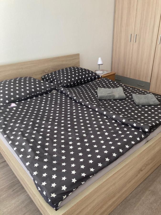 Appartement Apartman Edita - Byt S Terasou A Parkovacim Stanim, Topolova, Olomouc Extérieur photo