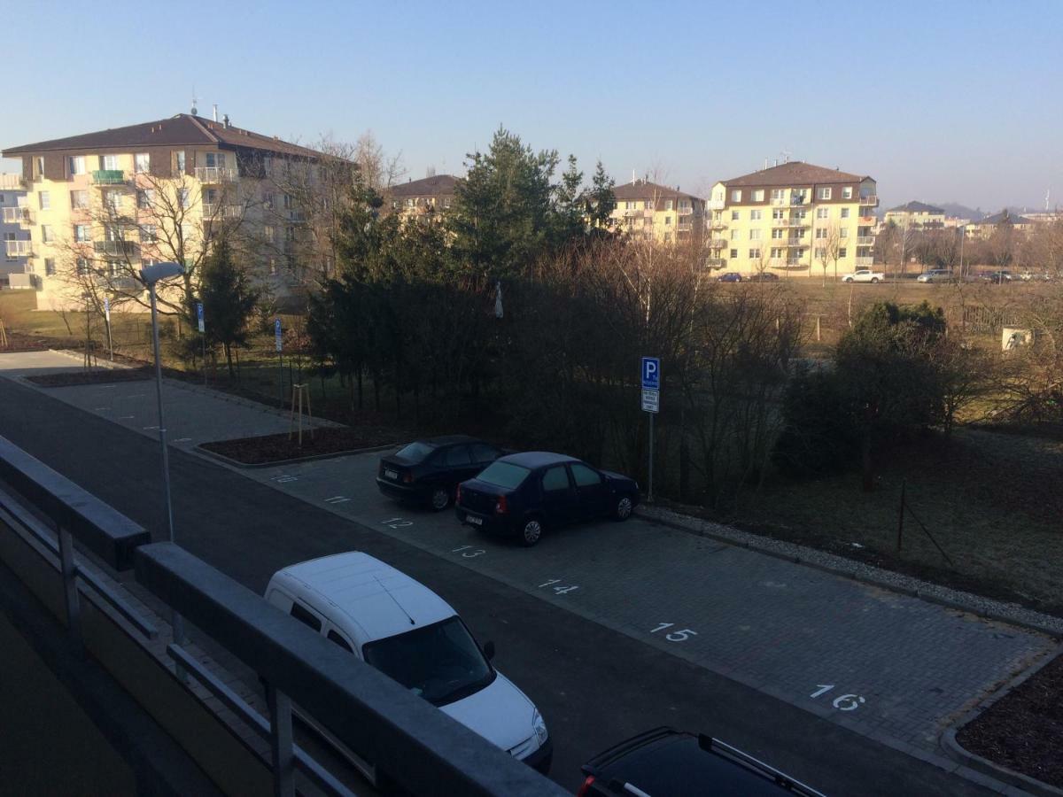 Appartement Apartman Edita - Byt S Terasou A Parkovacim Stanim, Topolova, Olomouc Extérieur photo