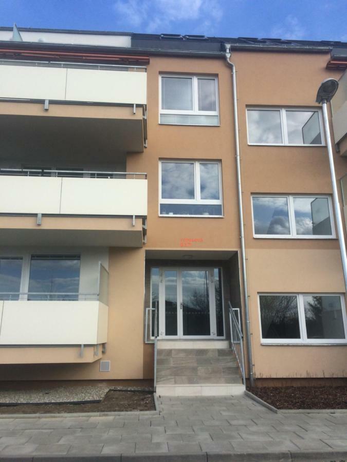 Appartement Apartman Edita - Byt S Terasou A Parkovacim Stanim, Topolova, Olomouc Extérieur photo